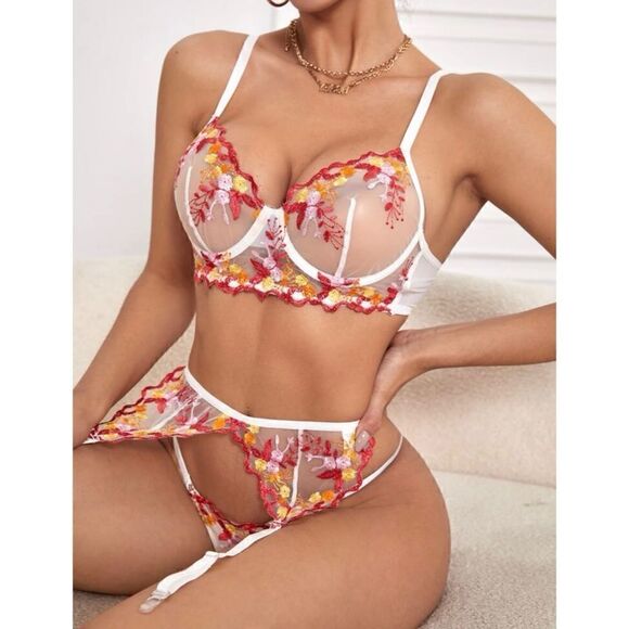 Sexy Sheer Floral Embroidered Lingerie Set - Picture 5 of 7